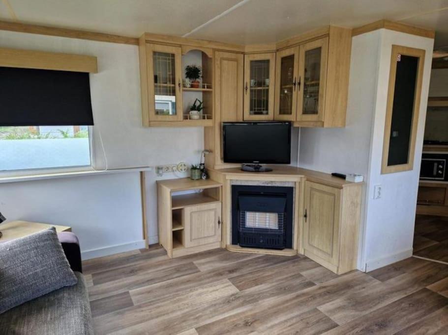 Chalet 14 Met Airco Familiecamping De Tien Heugten Schoonloo Drenthe מראה חיצוני תמונה
