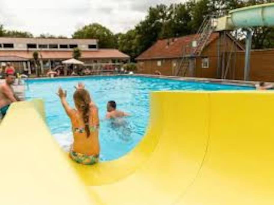 Chalet 14 Met Airco Familiecamping De Tien Heugten Schoonloo Drenthe מראה חיצוני תמונה