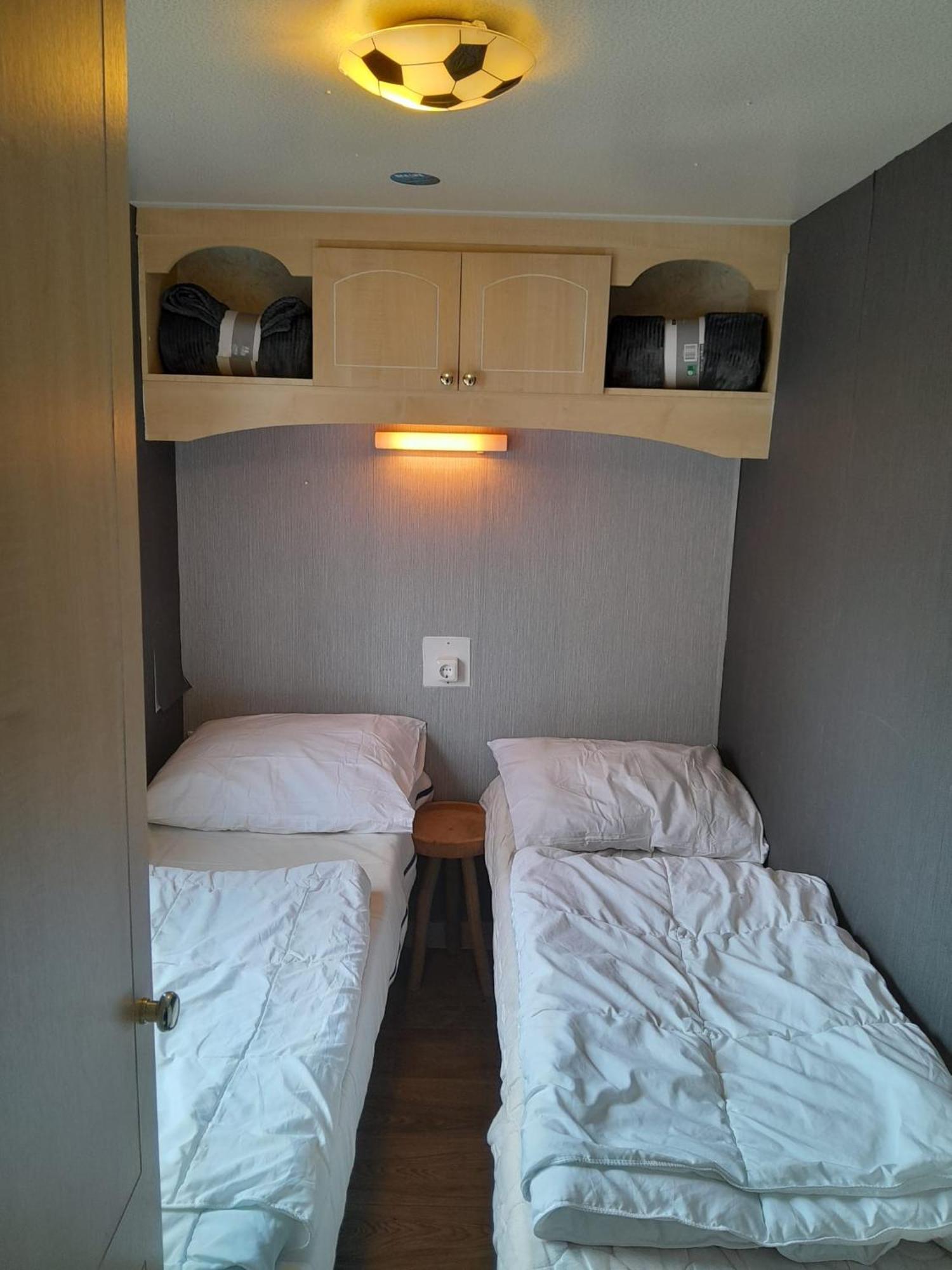 Chalet 14 Met Airco Familiecamping De Tien Heugten Schoonloo Drenthe מראה חיצוני תמונה